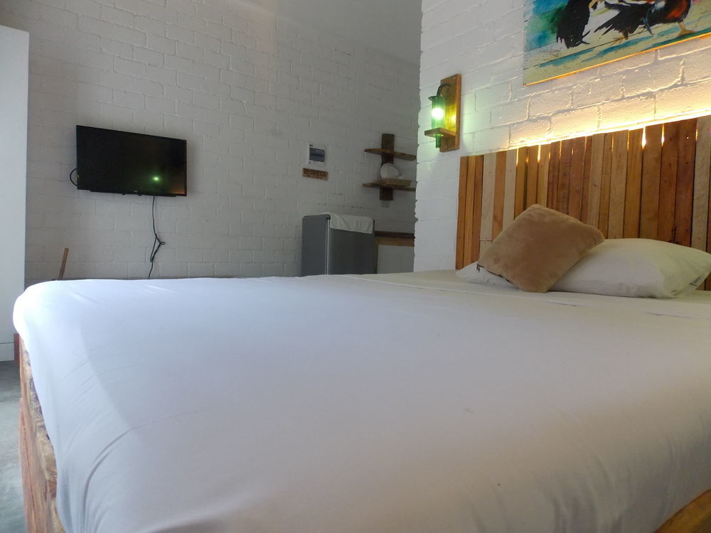 Serviced Apartments By Eco Hotel Bohol Панглао Экстерьер фото